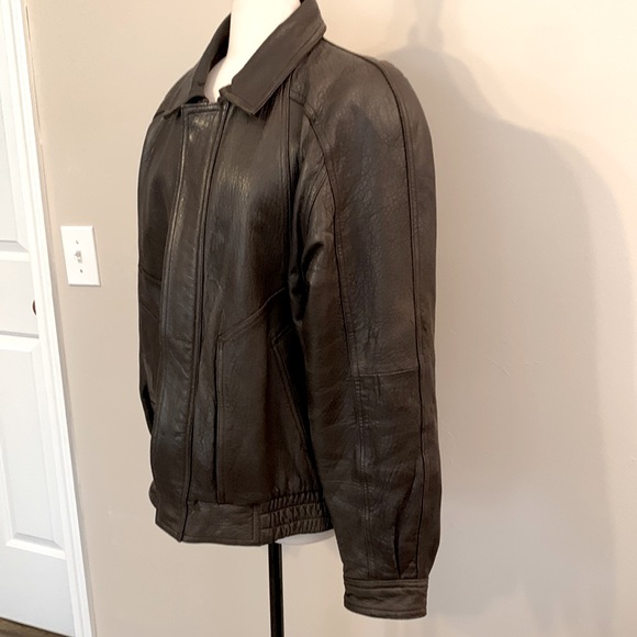Vintage mens Greg Bell leather bomber jacket - Picture 3 of 11